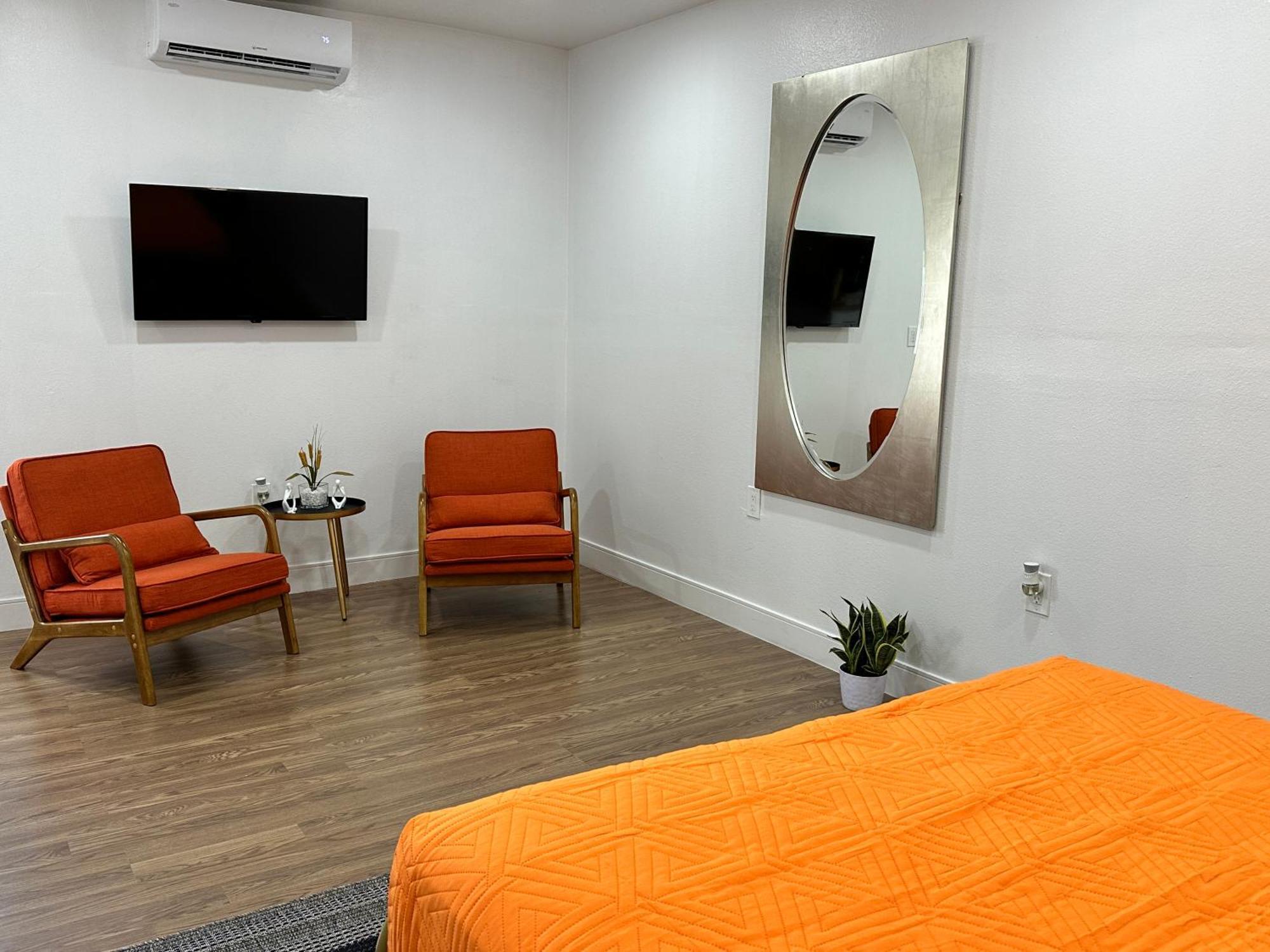 Cozy And Centric Apartment Cabo Coral Exterior foto