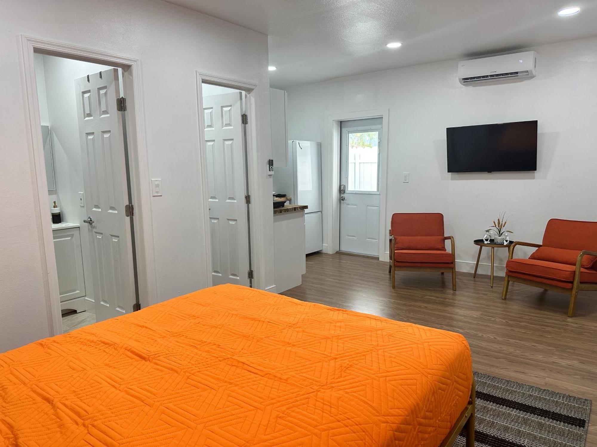 Cozy And Centric Apartment Cabo Coral Exterior foto